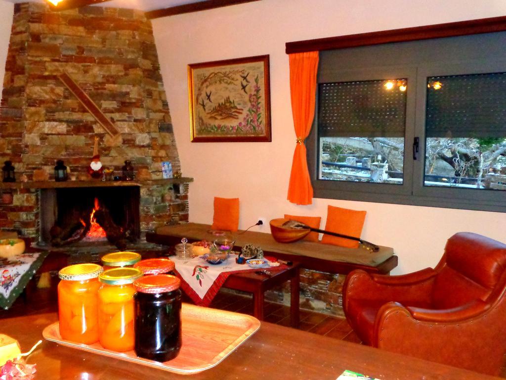 Makronas Apartments 카리스토스 외부 사진
